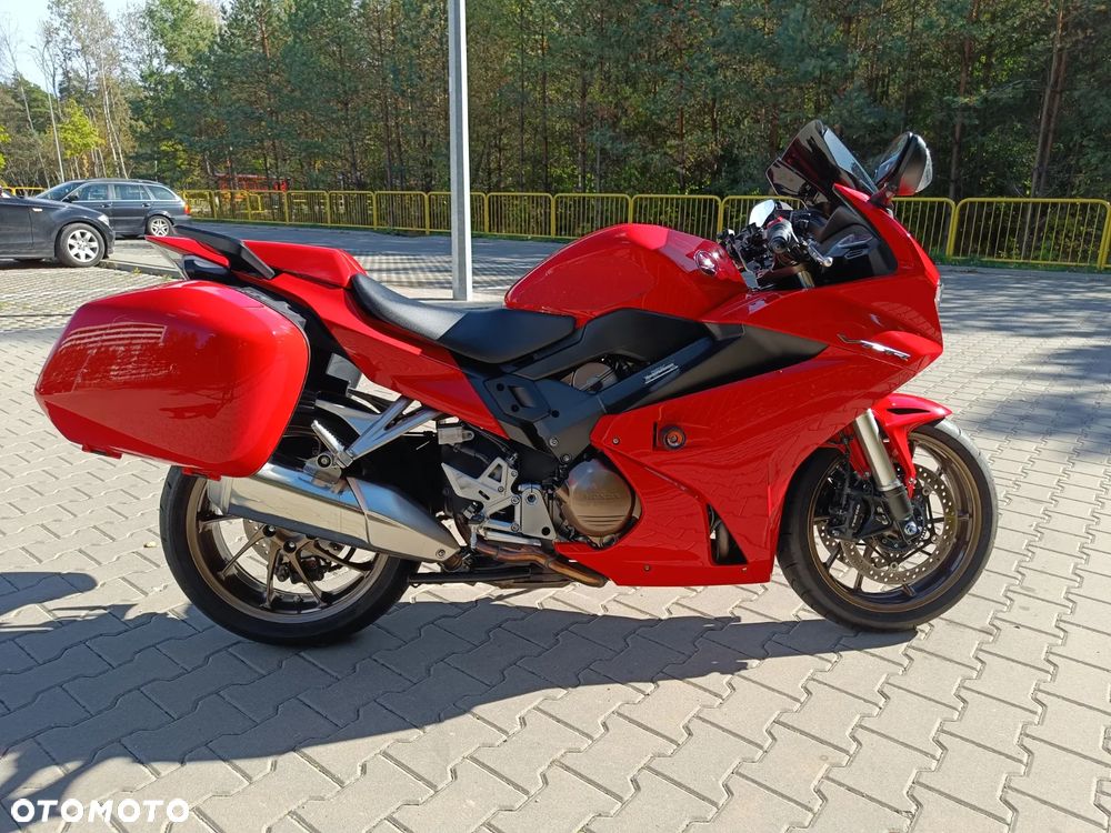 Honda VFR - 14