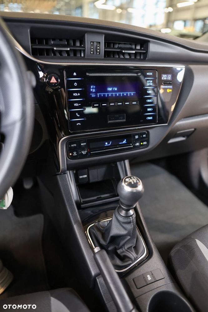 Toyota Auris - 14