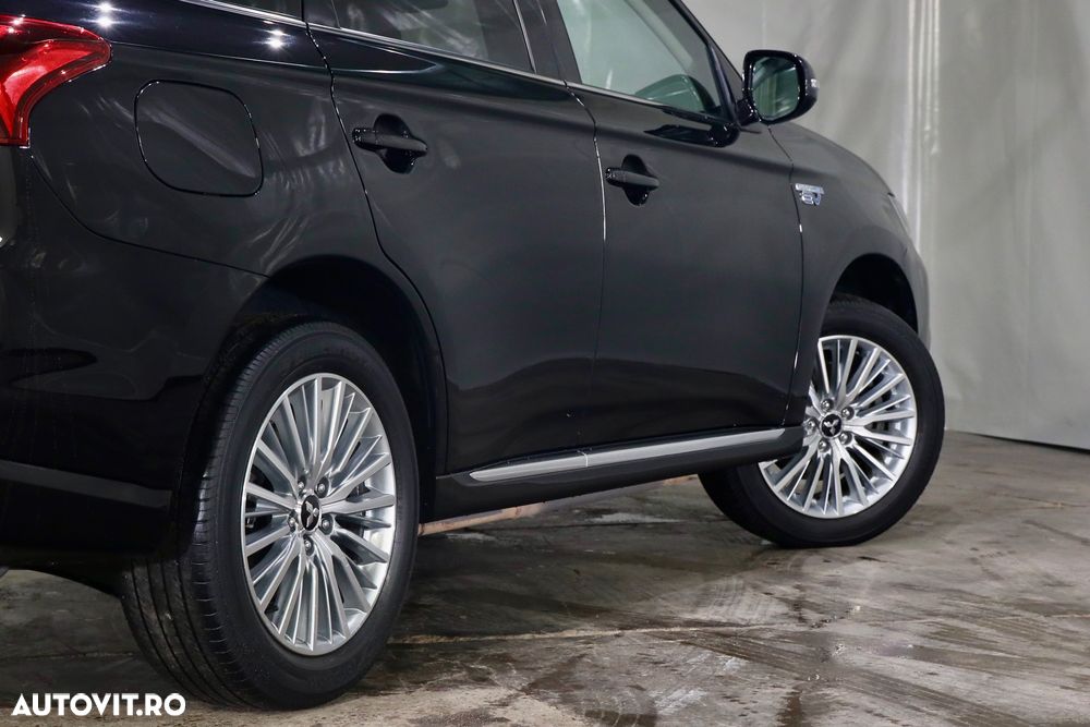 Mitsubishi Outlander PHEV 2.4 L 4X4 Instyle - 30