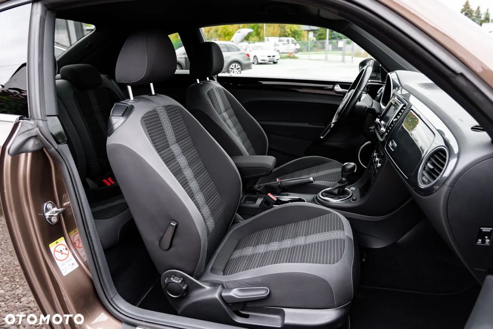 Volkswagen Beetle 2.0 TSI DSG Exclusive Sport - 25