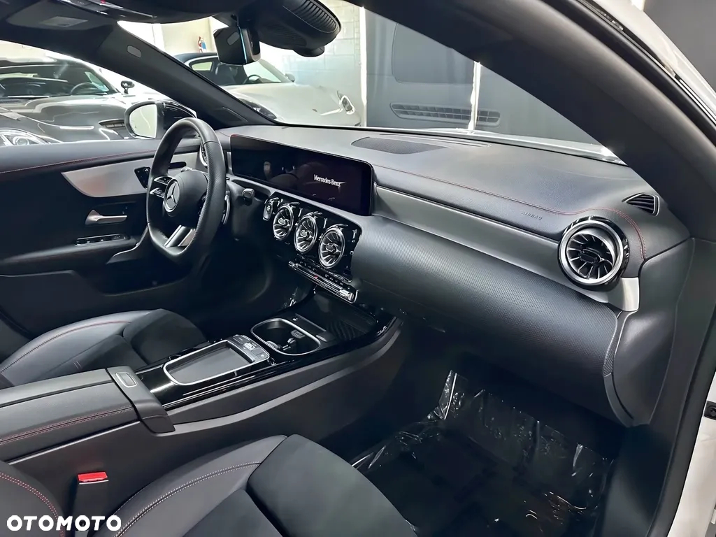 Mercedes-Benz CLA 250 4-Matic 7G-DCT - 11