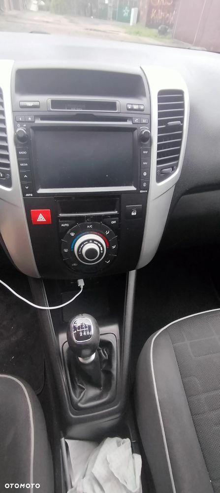 Kia Venga 1.4 CRDi M - 13
