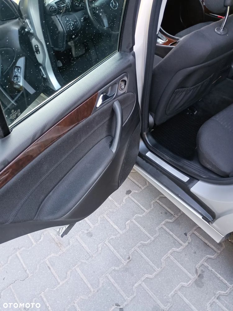 Mercedes-Benz Klasa C 180 Kompressor Automatik Elegance - 18