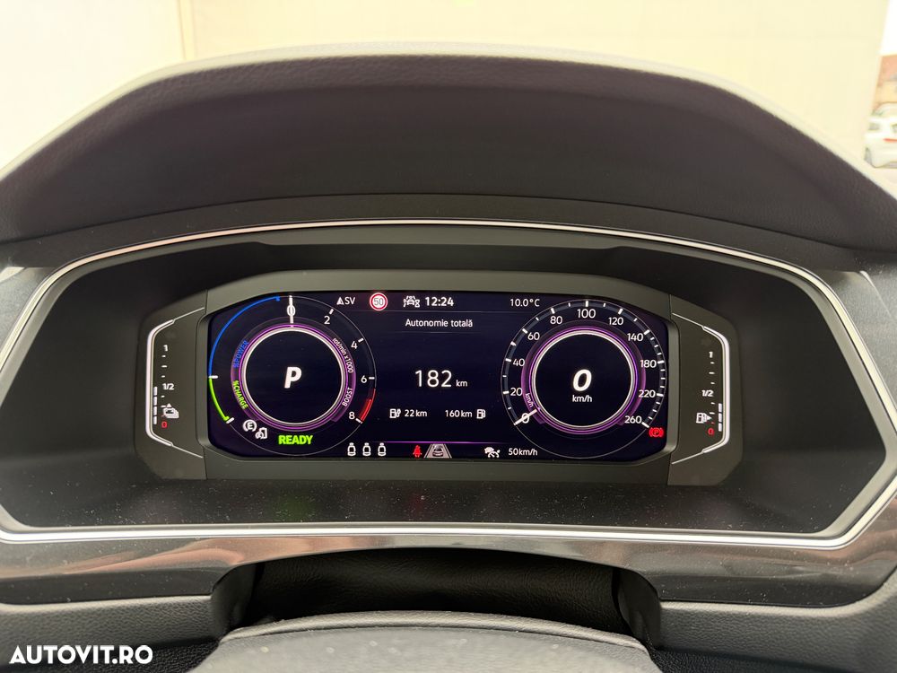 Volkswagen Tiguan - 12
