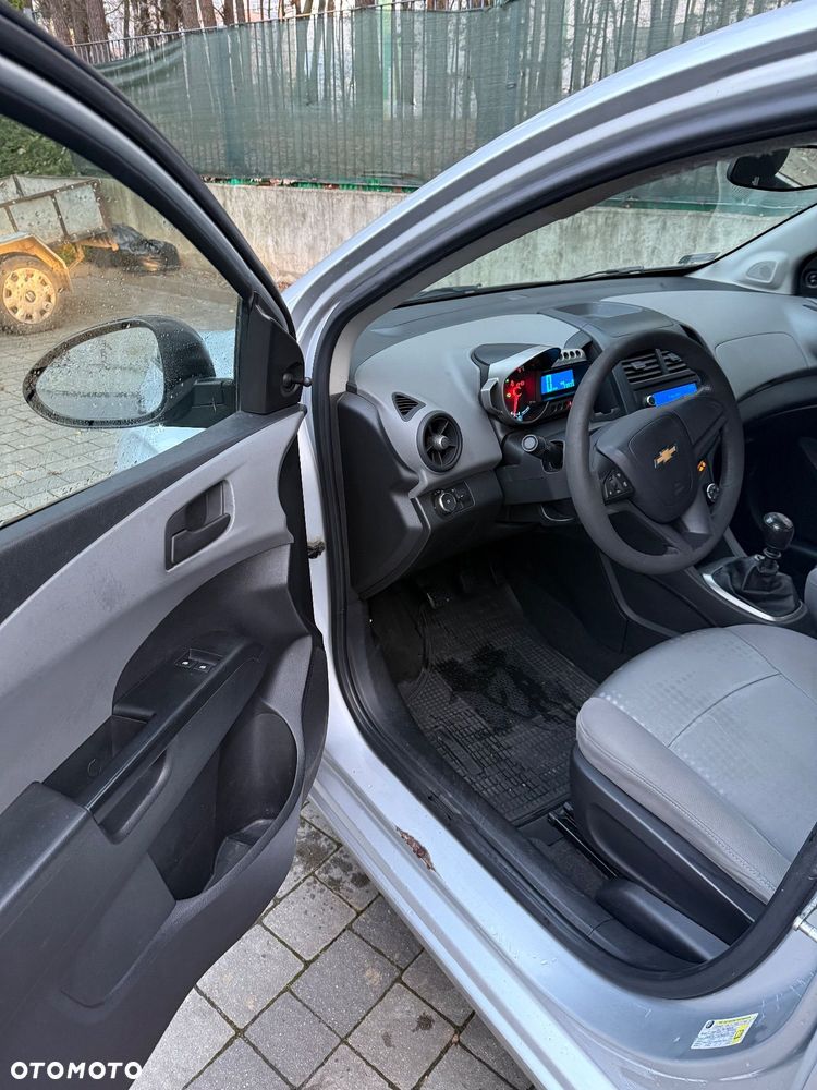 Chevrolet Aveo 1.2 LS - 6