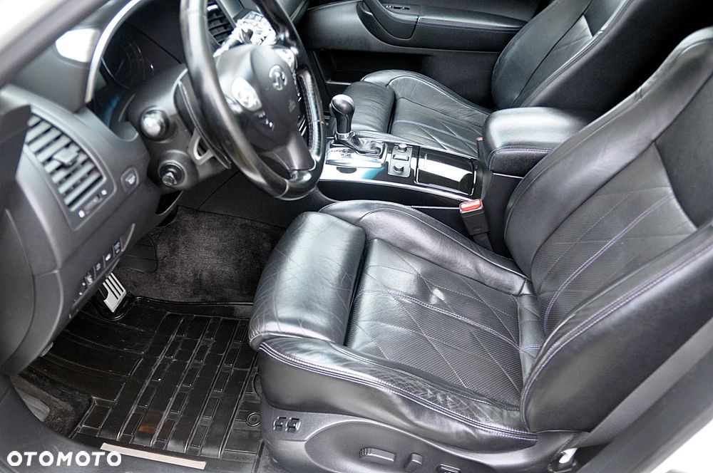 Infiniti QX70 3.0d S - 8