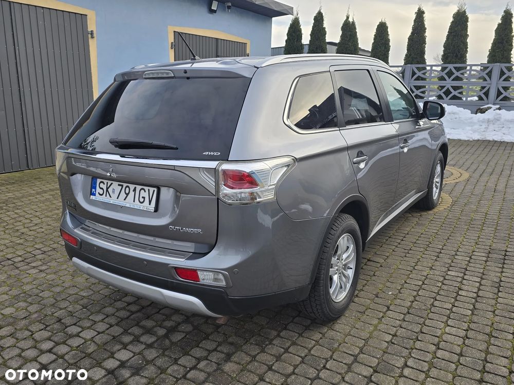 Mitsubishi Outlander 2.2 DID Intense + 4WD - 4