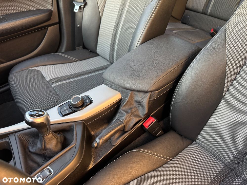 BMW Seria 1 - 32