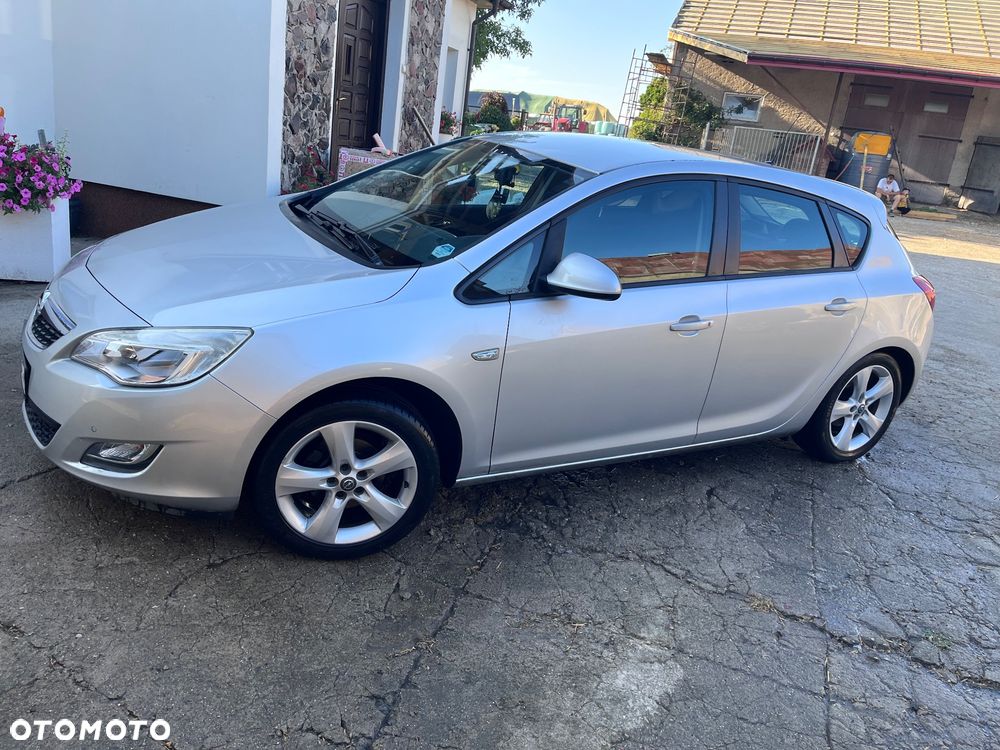 Opel Astra 1.6 Design Edition - 1