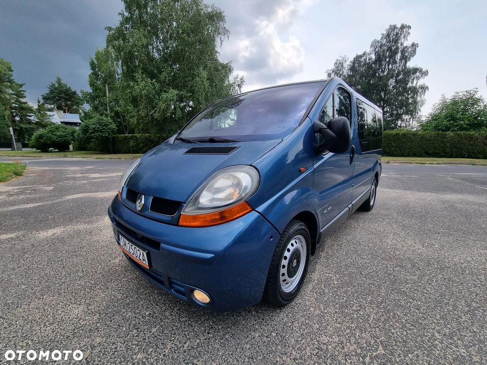 Renault Trafic Passenger - 1