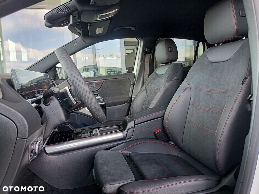 Mercedes-Benz GLA - 20