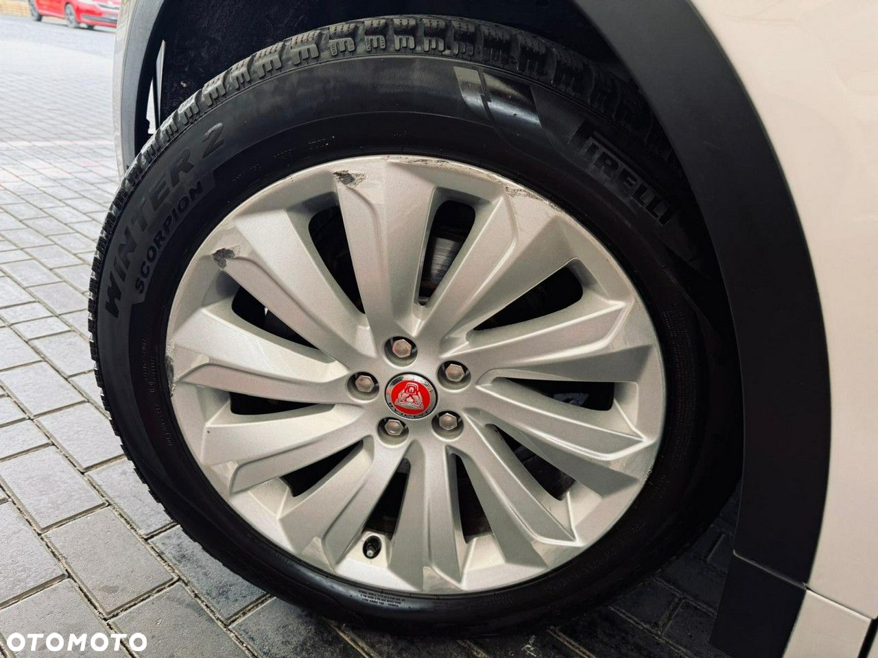 Jaguar E-Pace - 19