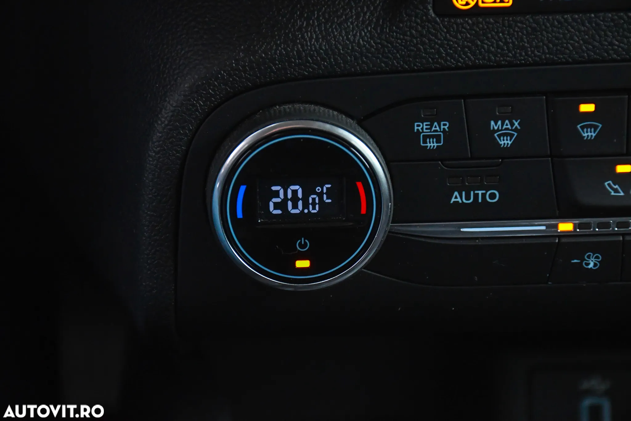 Ford Focus 1.5 EcoBlue Titanium Business - 24