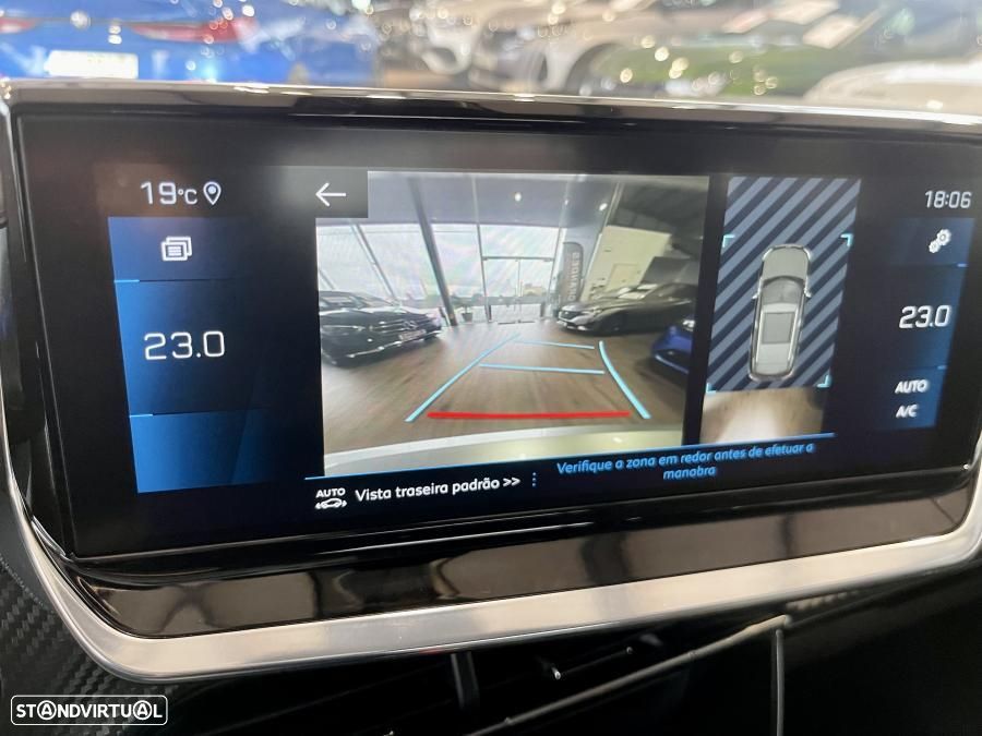 Peugeot 2008 1.2 PureTech Allure - 17