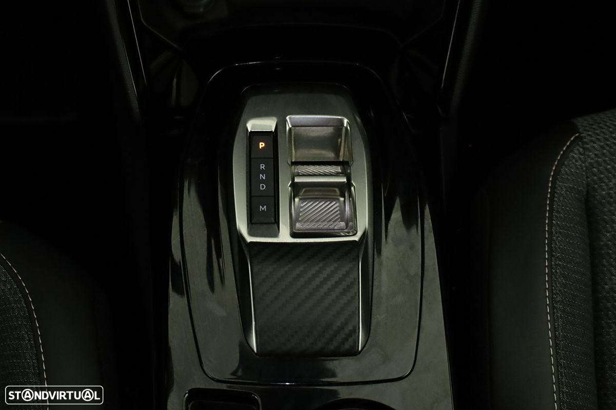 Peugeot 2008 1.2 PureTech Allure EAT8 - 14