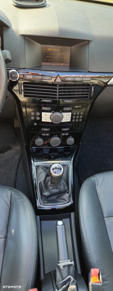 Opel Astra GTC 1.9 CDTI Cosmo - 12