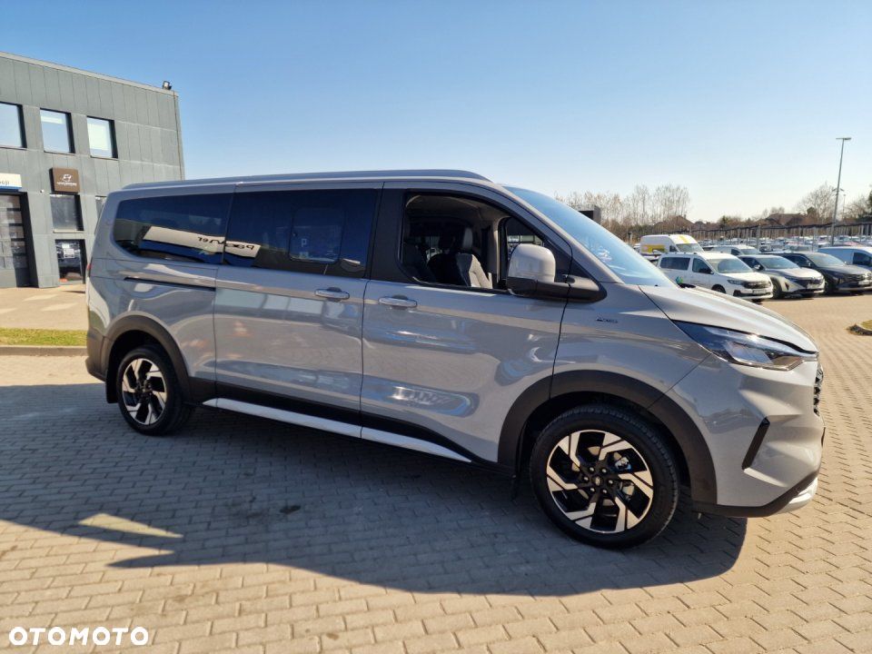 Ford Tourneo Custom - 4