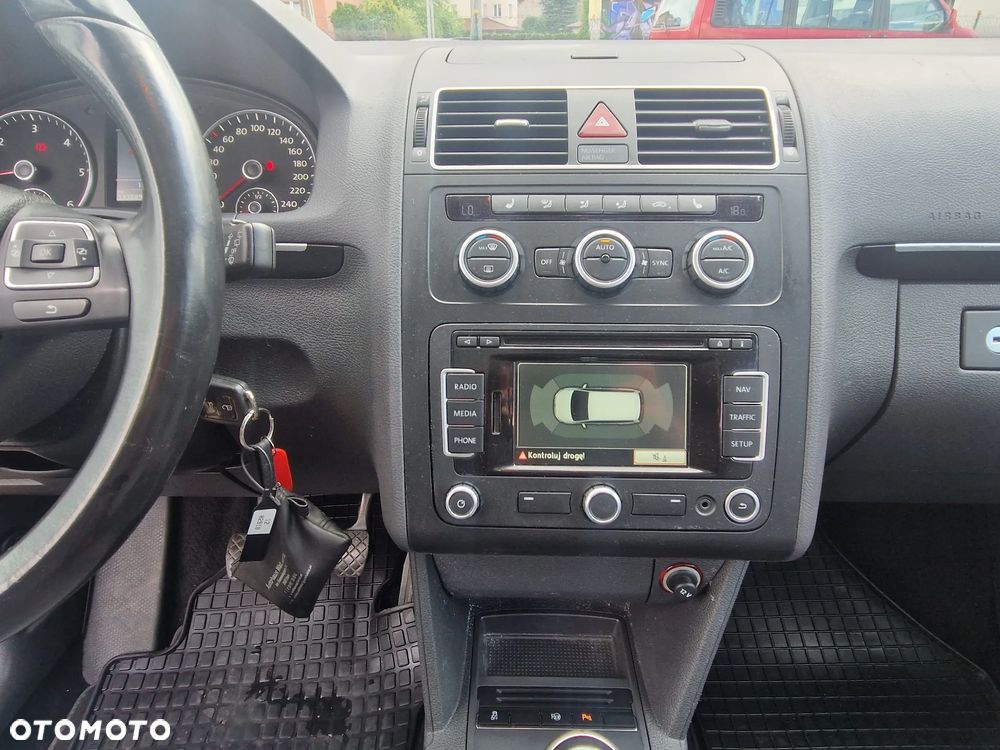Volkswagen Touran - 20