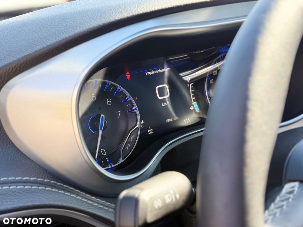 Chrysler Pacifica - 27