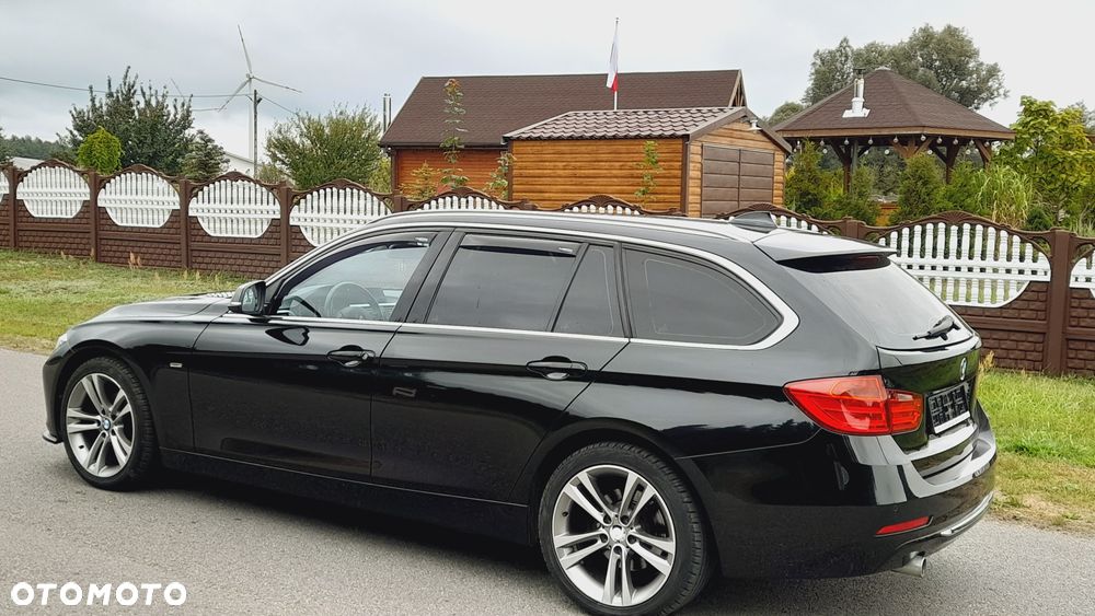 BMW Seria 3 318d Touring - 12