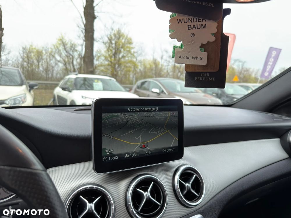 Mercedes-Benz CLA 200 d 7G-DCT - 34