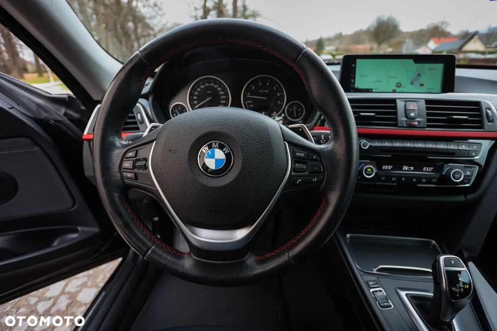 BMW Seria 3 330i Sport Line Sport - 33