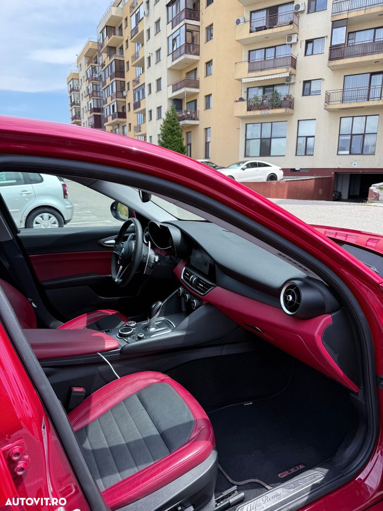 Alfa Romeo Giulia 2.0 Turbo RWD AT8 - 17