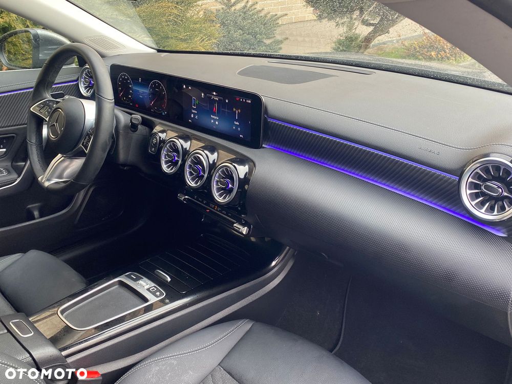 Mercedes-Benz CLA 180 Progressive 7G-DCT - 16