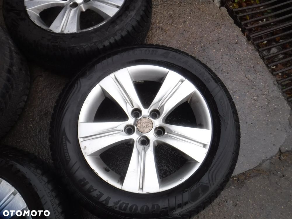 Kia Sportage alufelgi 17 5X114.3 opony zimowe goodyear 225/60/17 - 2