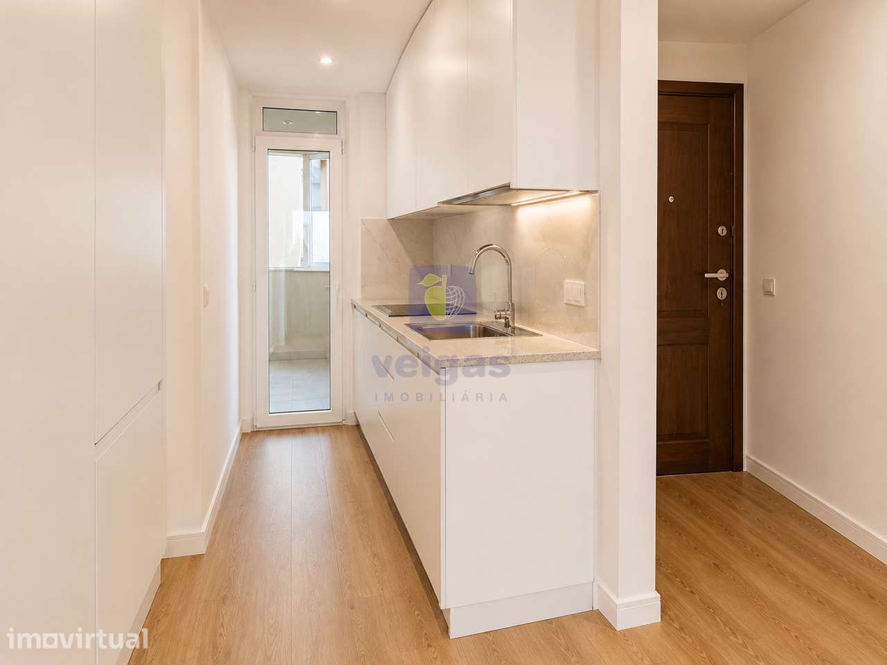 Apartamento T2 totalmente renovado em Alverca — acabamentos modernos e - Grande imagem: 2/31