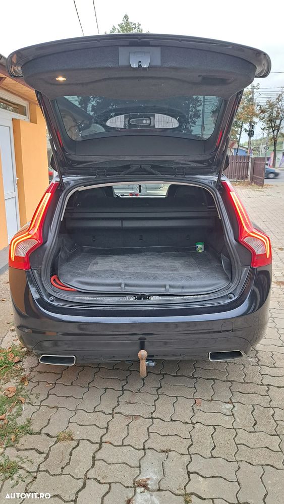 Volvo V60 D6 Plug-In-Hybrid AWD Geartronic Summum - 14