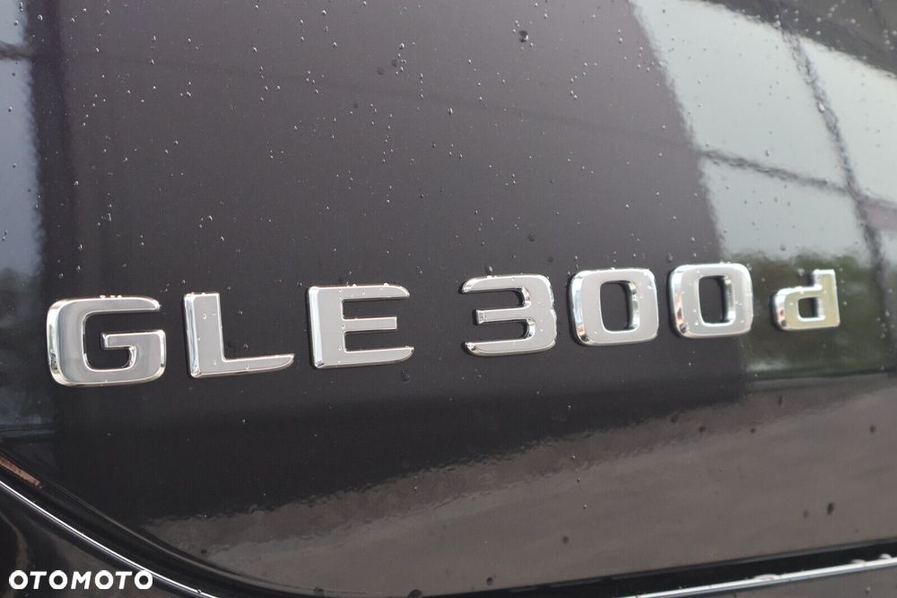 Mercedes-Benz GLE - 27