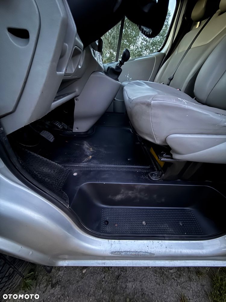 Opel VIVARO - 11
