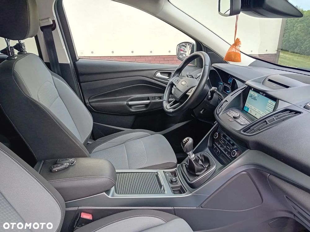 Ford Kuga 2.0 TDCi FWD Titanium - 23