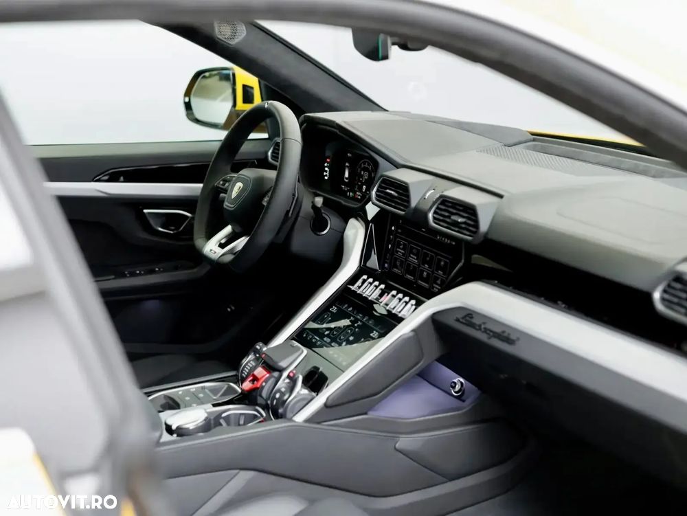 Lamborghini URUS Standard - 10
