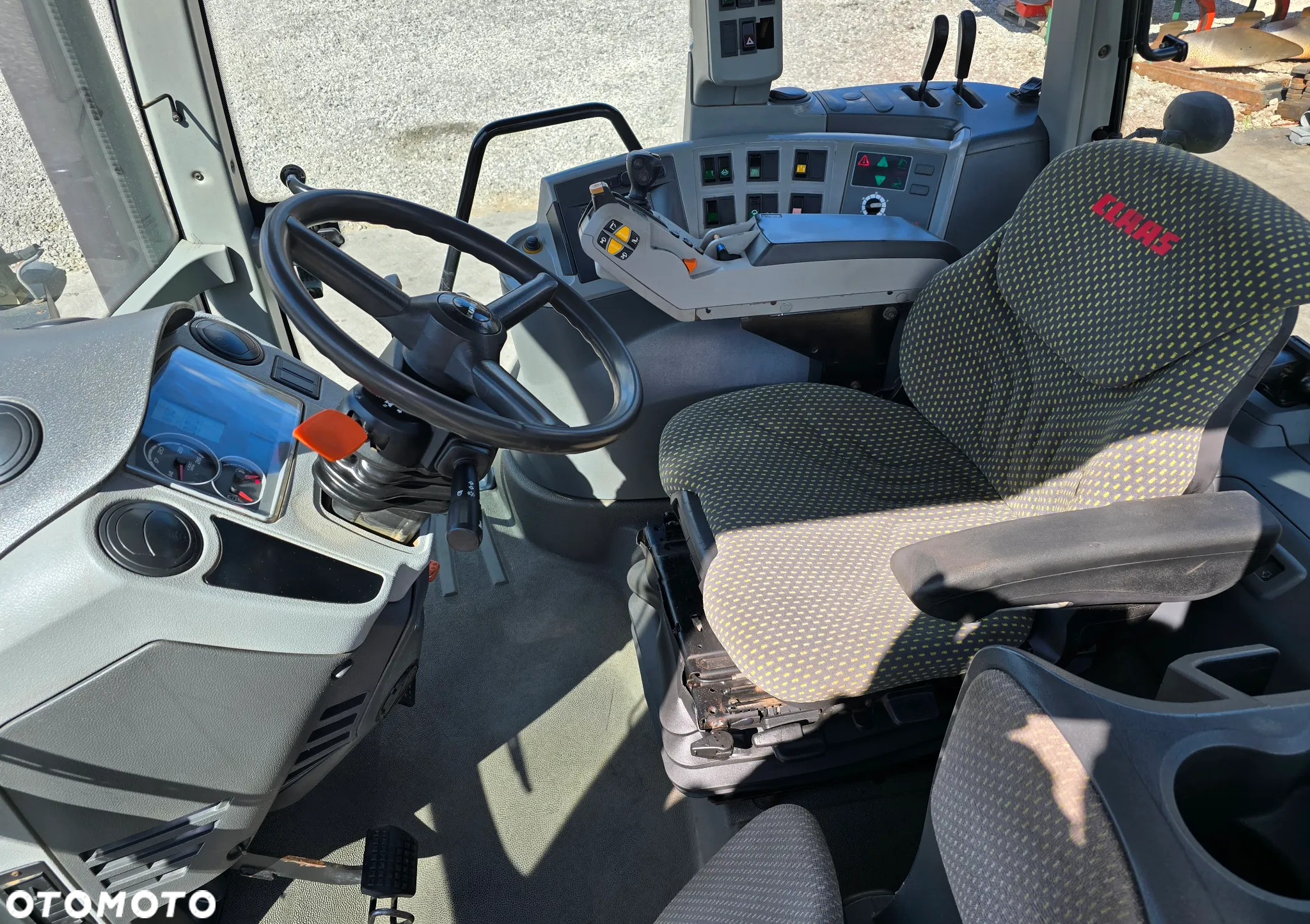 Claas Arion 640 Cebis - 12