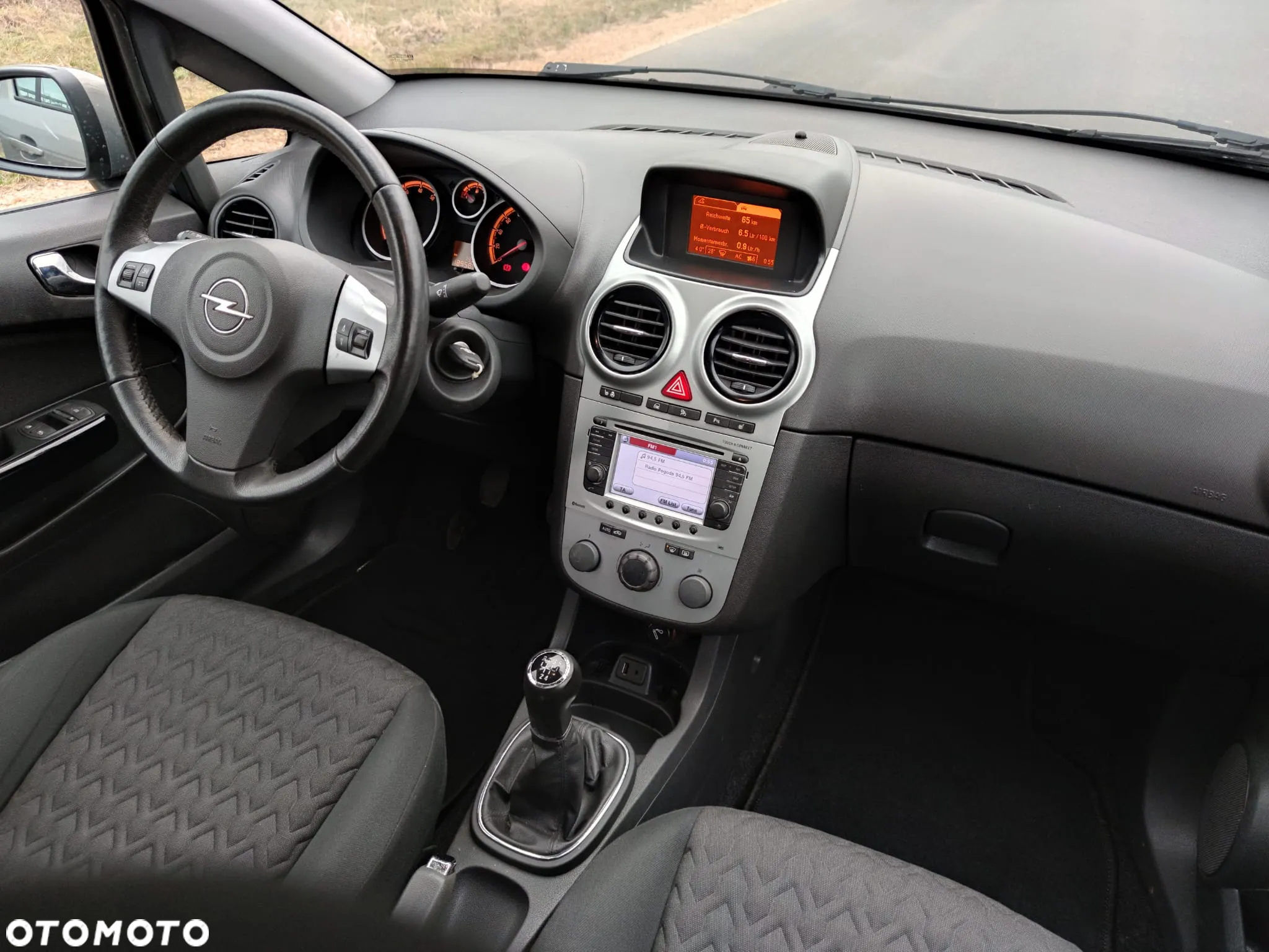 Opel Corsa 1.4 16V Color Edition - 23