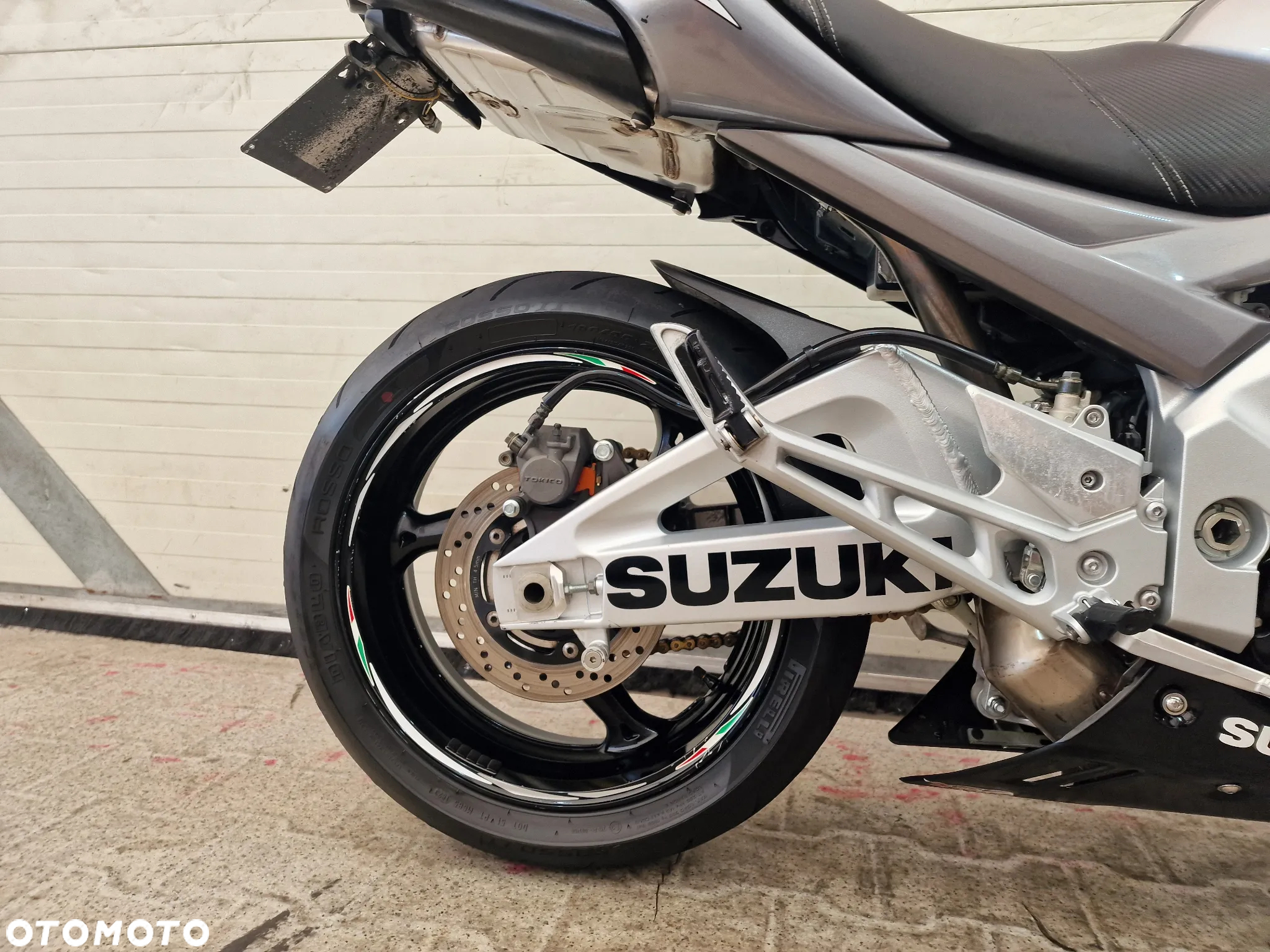 Suzuki GSR - 25