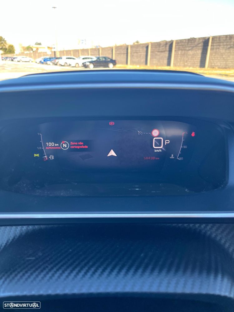 Peugeot 2008 1.2 PureTech Allure Pack EAT8 - 14