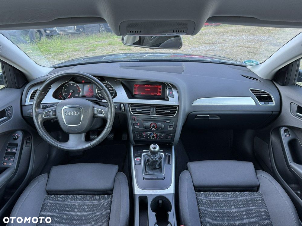 Audi A4 Limousine - 25