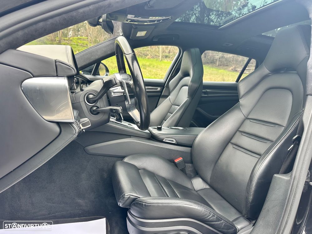 Porsche Panamera Sport Turismo - 11
