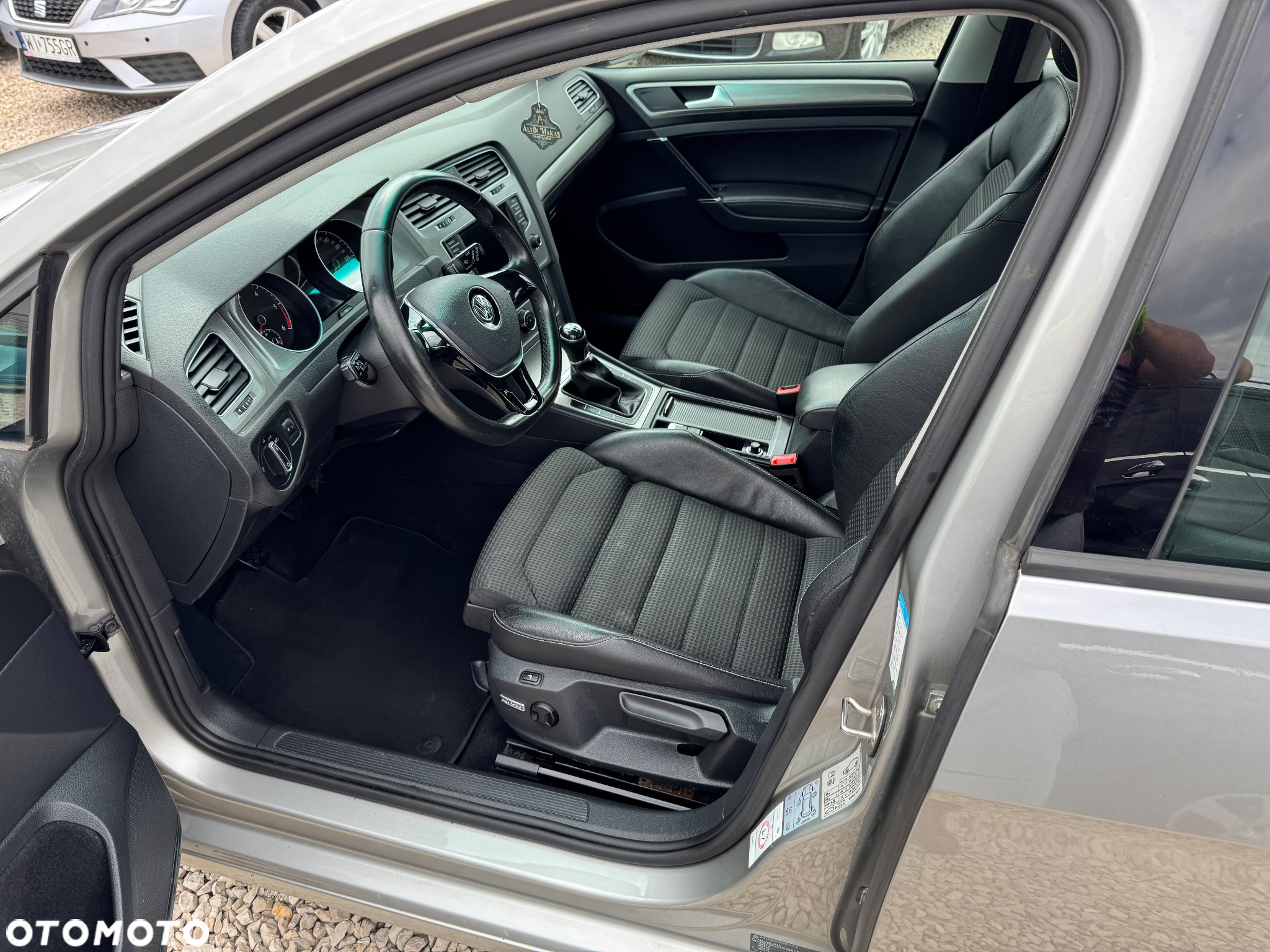 Volkswagen Golf 2.0 BlueTDI Highline - 23