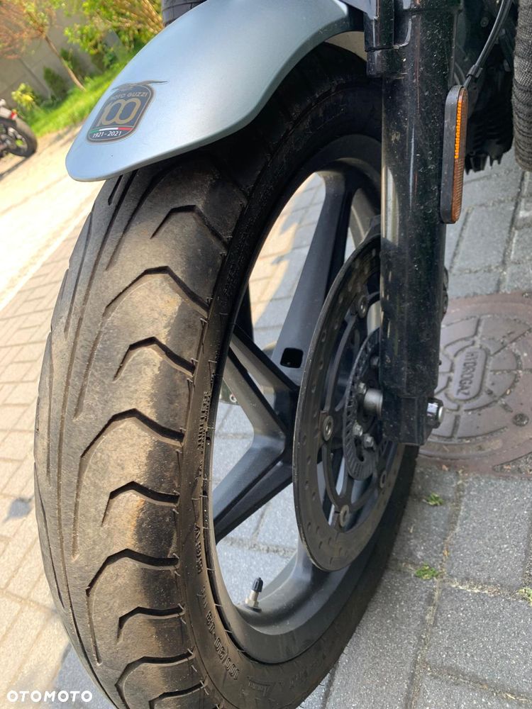 Moto Guzzi V7 - 9