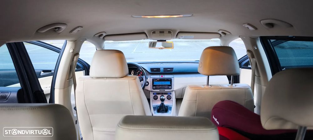 VW Passat Variant 2.0 TDI 4M Confortline - 8