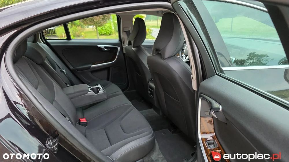 Volvo S60 2.0T Momentum - 27