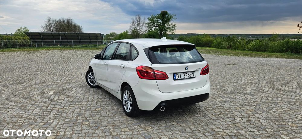 BMW Seria 2 216d - 8