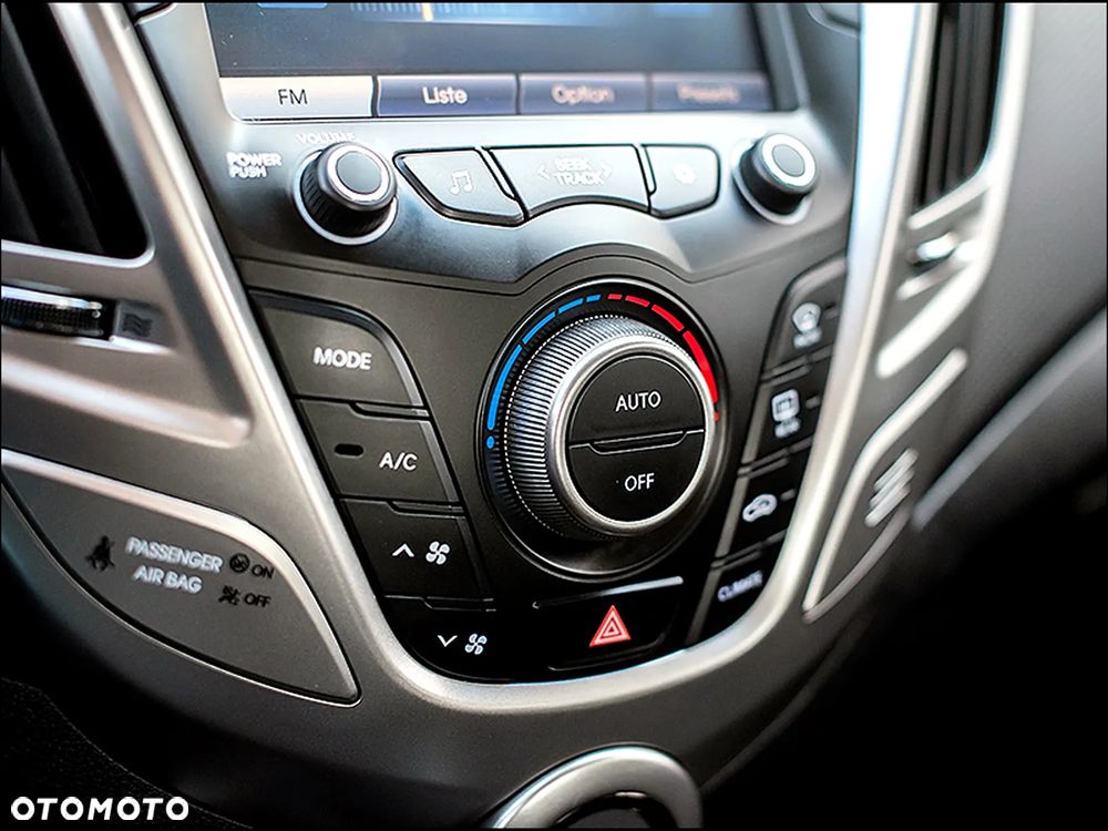Hyundai Veloster - 21