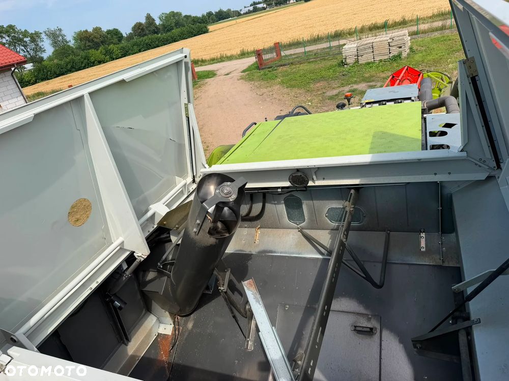 Claas Tucano 420, heder CLAAS VARIO 560, przystawka do kukurydzy CLAAS CORIO 675FC - 15