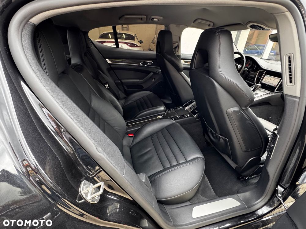 Porsche Panamera 4S - 18