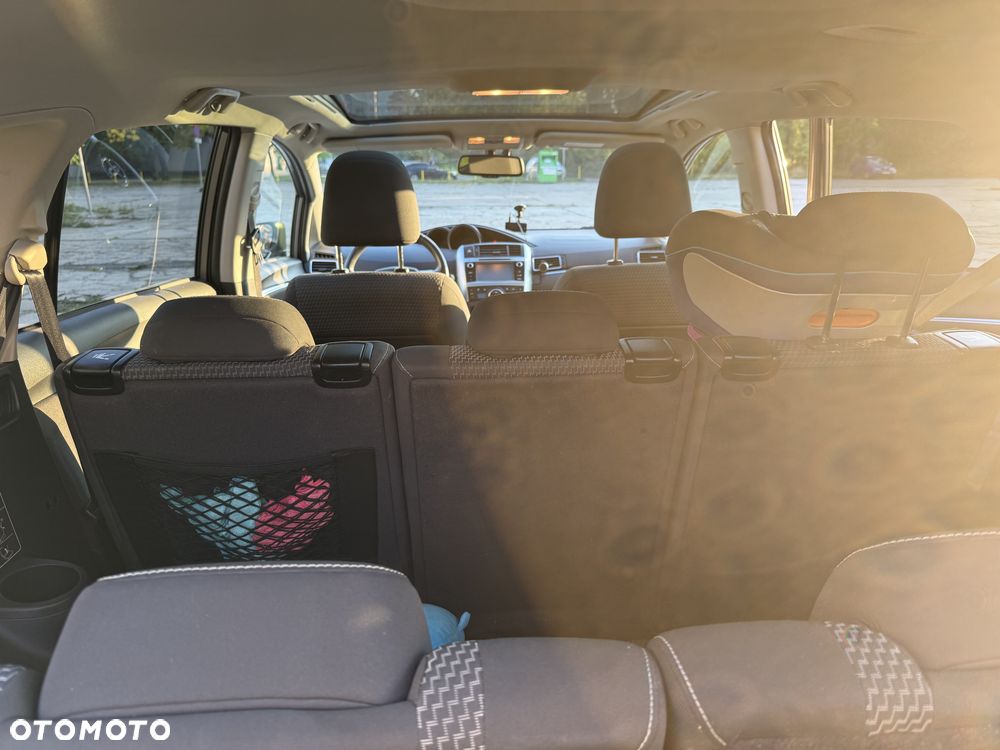 Toyota Verso 1.6 D-4D Prestige 7os - 24